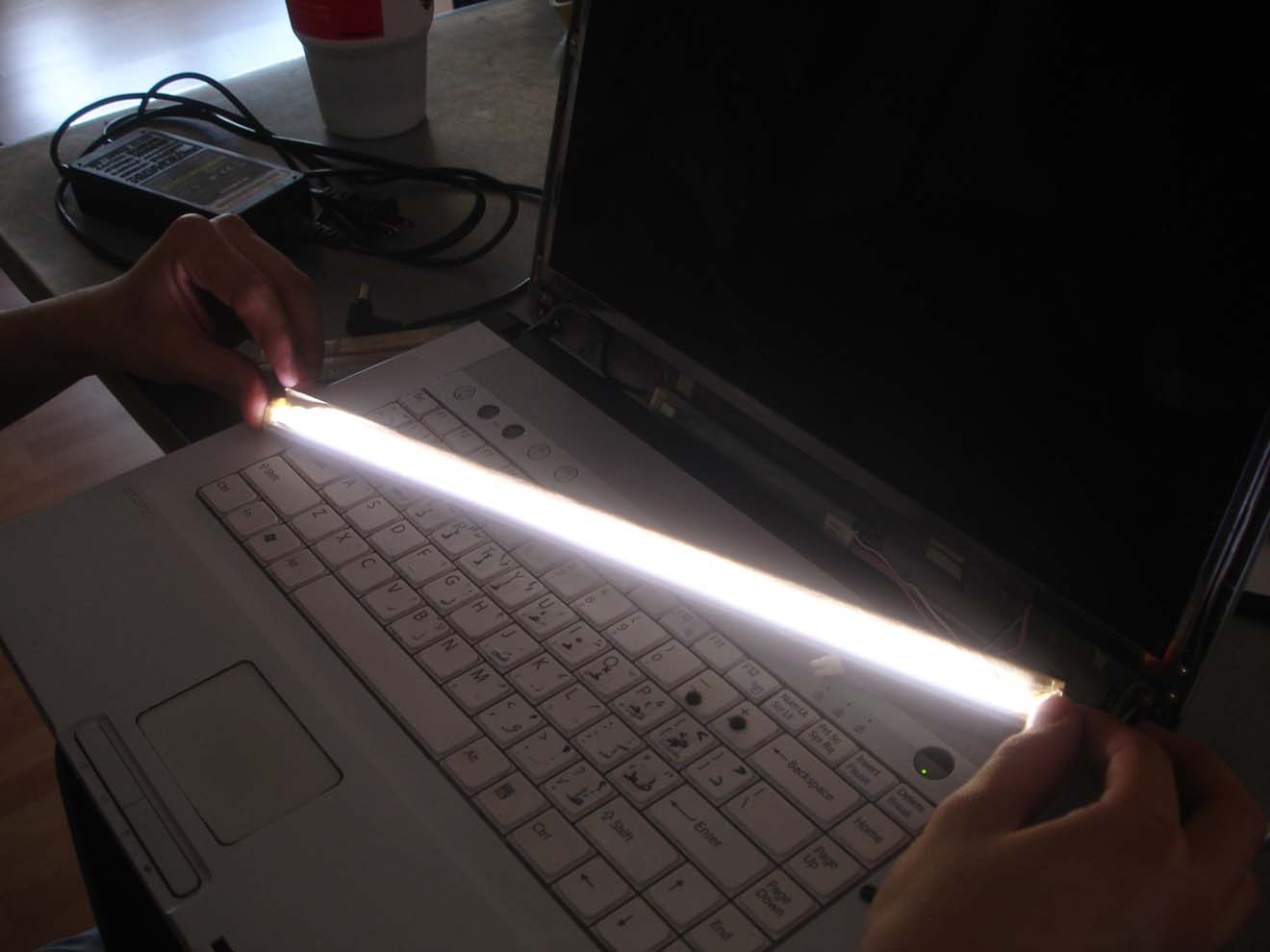 Замена и ремонт подсветки экрана ноутбука в Ростове на Дону